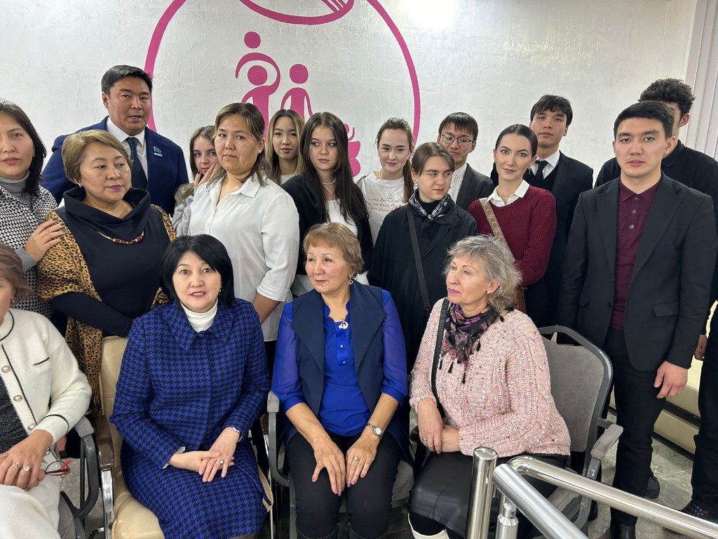 Специалисты института